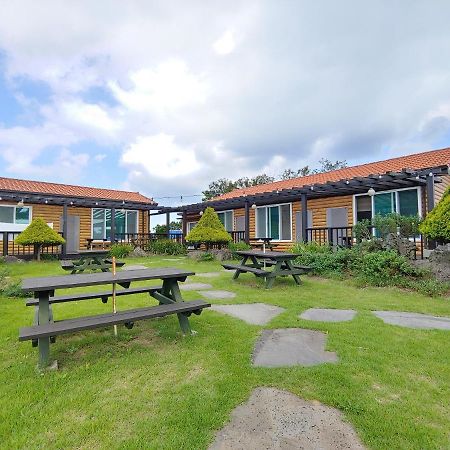 Jeju Oreum Pension Exterior photo