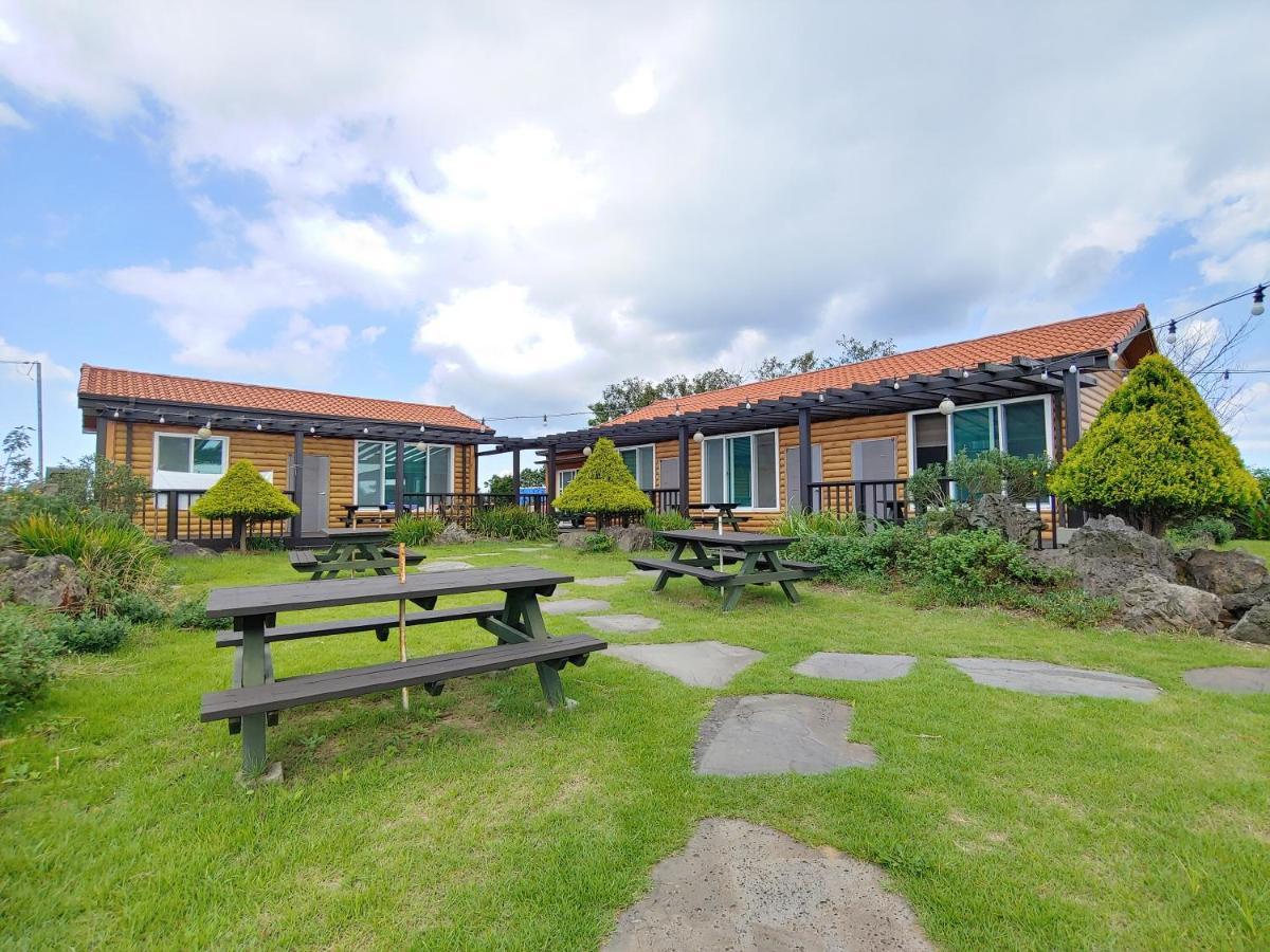 Jeju Oreum Pension Exterior photo